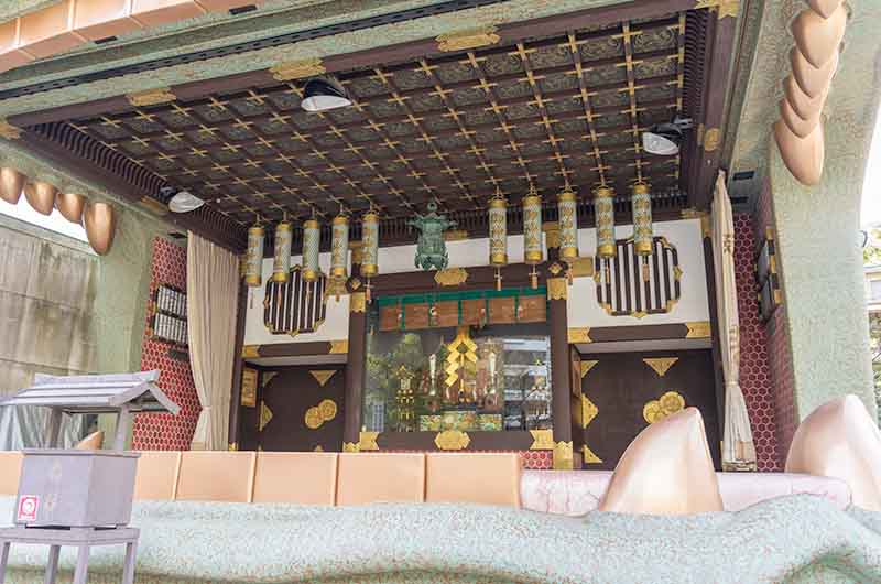 難波八阪神社(なんばやさかじんじゃ) 獅子殿 神殿