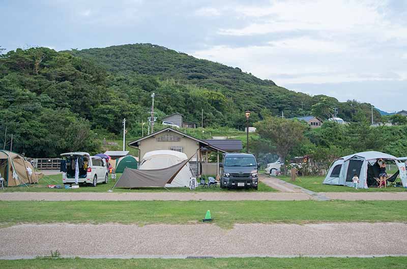 高嶋オートキャンプ場 電源あり後列サイト