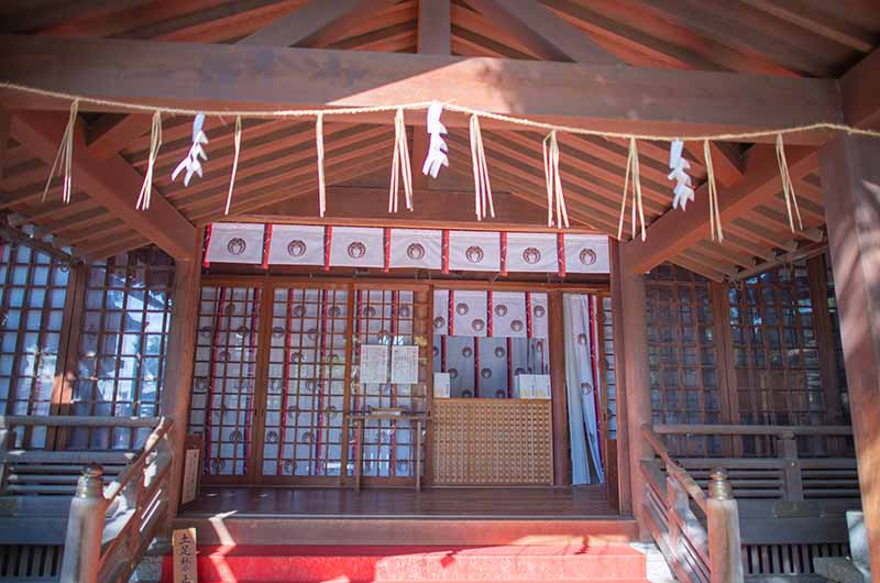 石切劔箭神社の神興殿