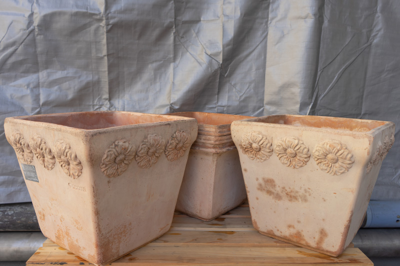 デローマの大きい陶器製の植木鉢