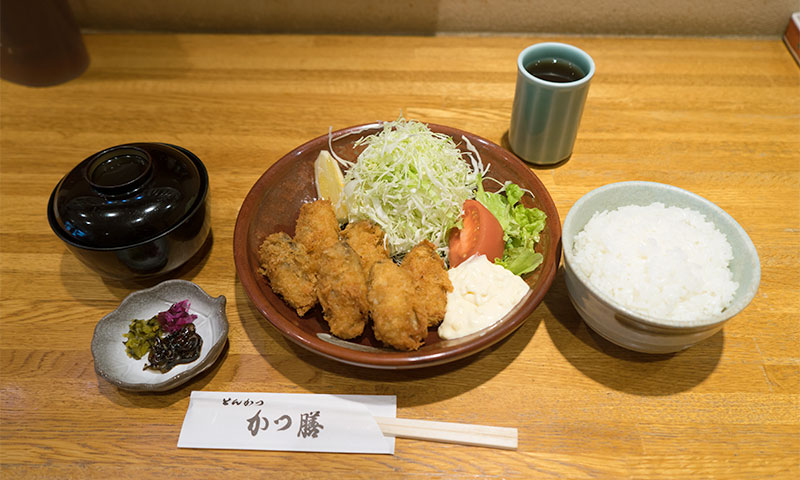 Deep fried oysters of Katsuzen