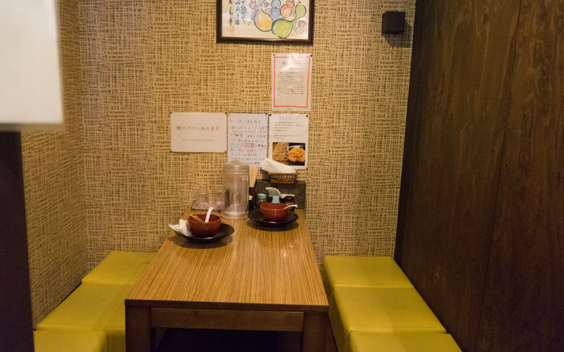 Table seat in Menya Suzume