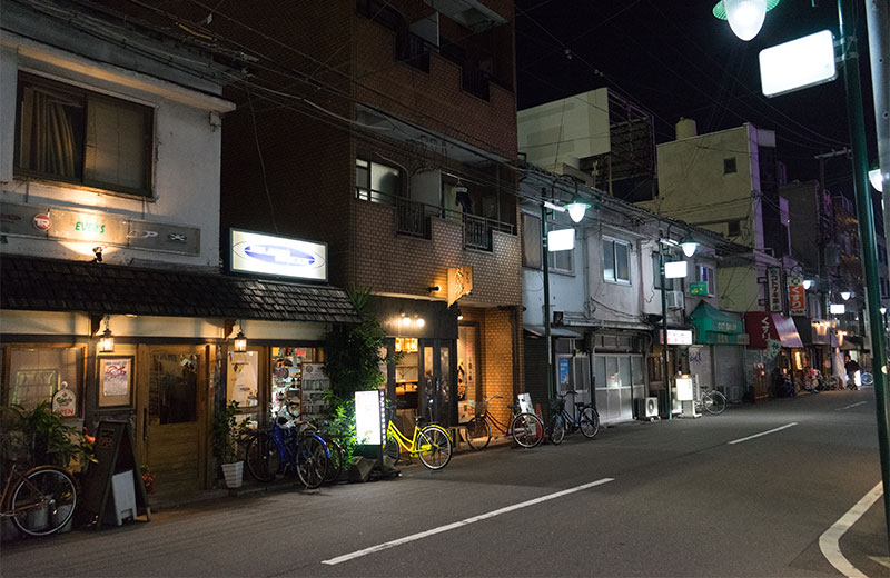 Shops and restaurants around Shoyu To Kai To Men Soshite Hito To Yume