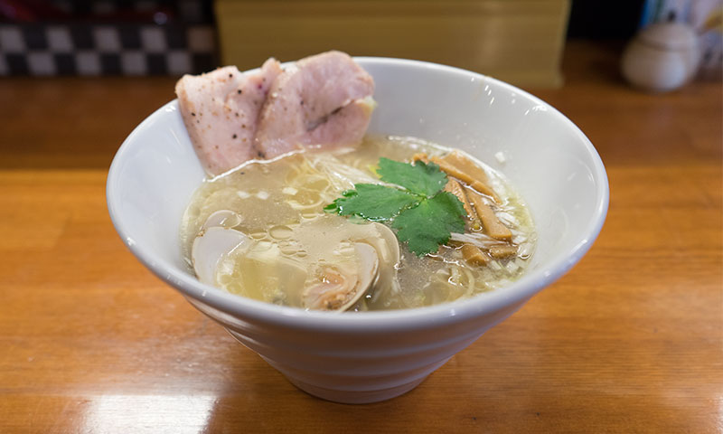 Chicken and clam salt based ramen in Shoyu To Kai To Men Soshite Hito To Yume