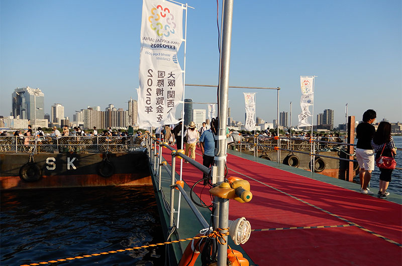 Pier to boat in Naniwa Fireworks Festival