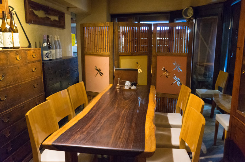 Inside view of restaurant Shirogane Tritei