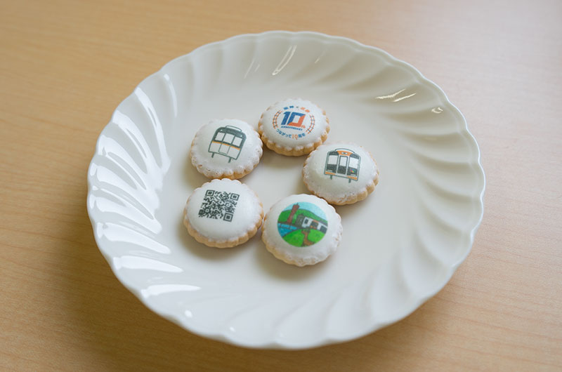 Cookies in honor of their tenth anniversary of Hanshin Namba line