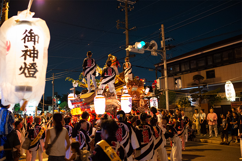 Three floats (Large, Medium, Small ones) came together near Himejima Shrine