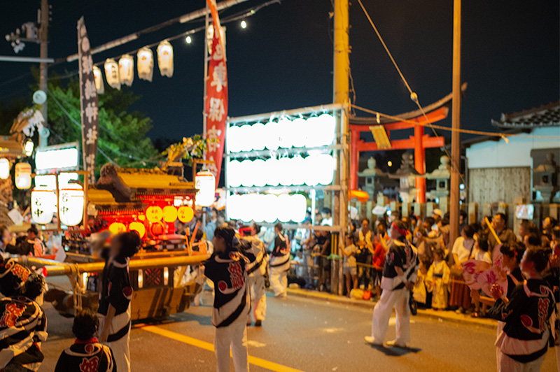 Float entering Himejima shrine