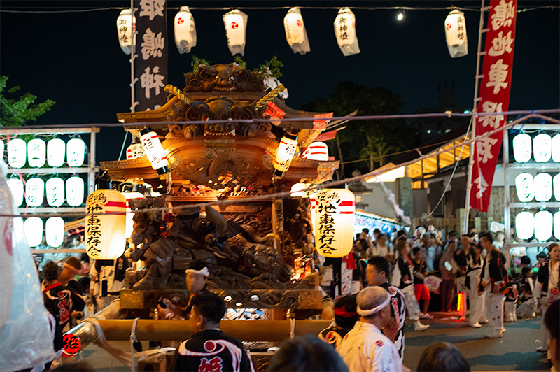 Float entering Himejima shrine