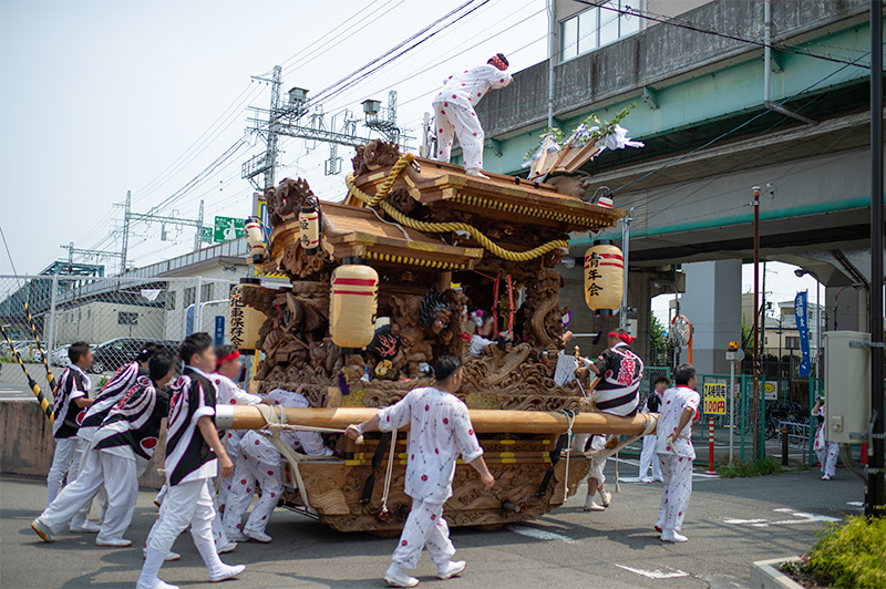 Large float beneath Himejima statin of Hanshin line