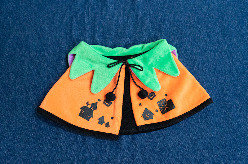 Halloween cape in orange color for dogs