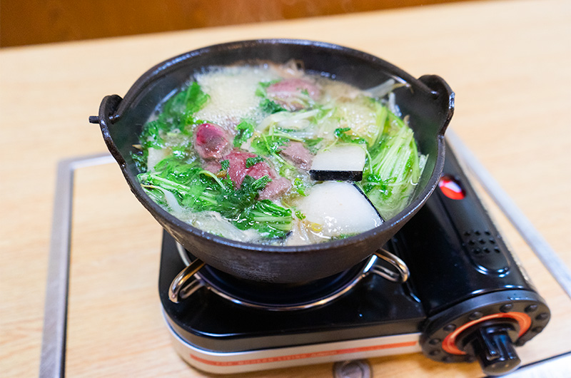 Mini hot pot of whale meat in Sushi Bar Kuroshiwa