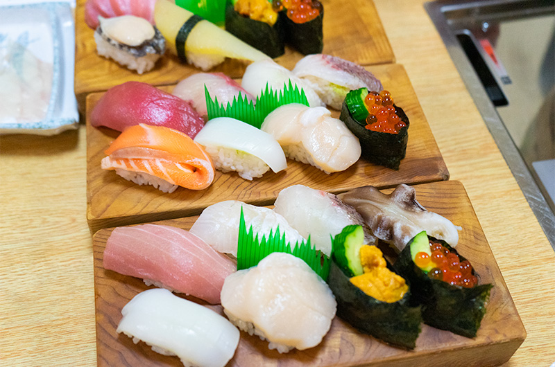 Variety of Sushi and Tecchiri in Sushi Bar Kuroshiwo