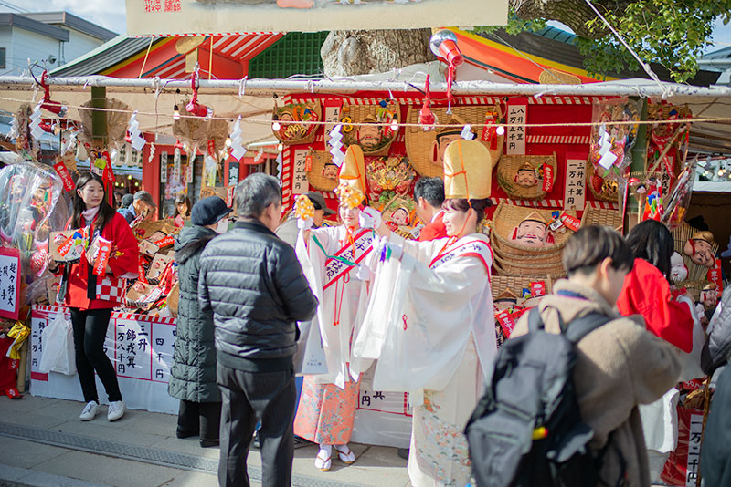 Shrine maiden in festival of God Ebisu Toyonaka at Hattori Shrine in second year of Reiwa (2020)