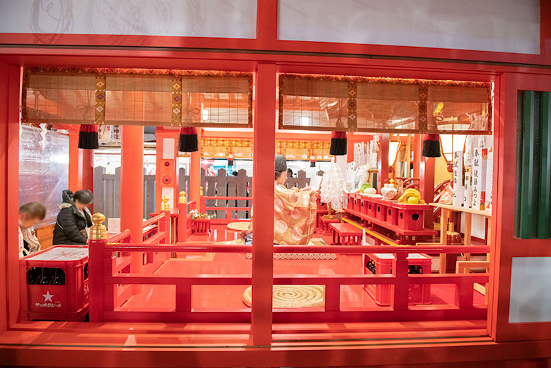 Prayer in festival of God Ebisu Toyonaka at Hattori Shrine