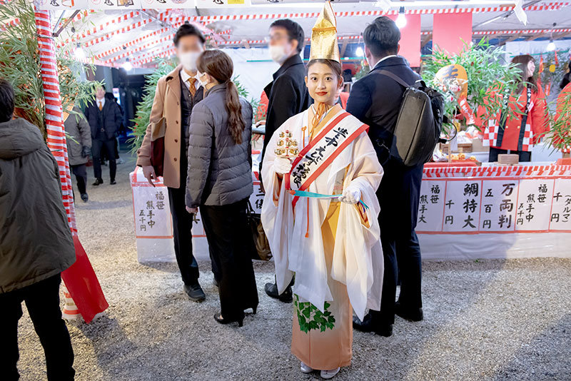 Shrine maiden in festival of God Ebisu Toyonaka at Hattori Shrine in second year of Reiwa (2020)