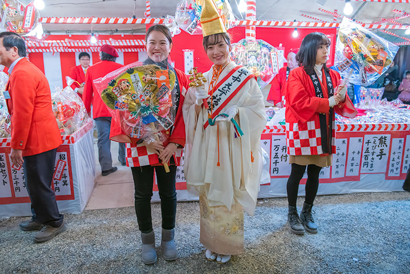 Shrine maiden in festival of God Ebisu Toyonaka at Hattori Shrine in second year of Reiwa (2020)