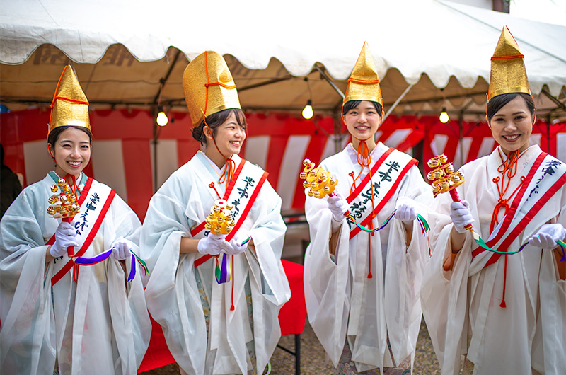 Hiroko Ogura and Shrine Maiden at Setsubun festival of Hattori Shrine in second year of Reiwa