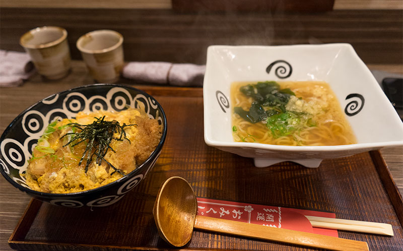 Pork cutlet on rice bowl set